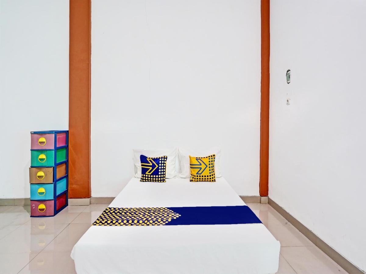 Oyo 92006 Kost Sejahtera Syariah Hotel Sidoarjo Exterior photo