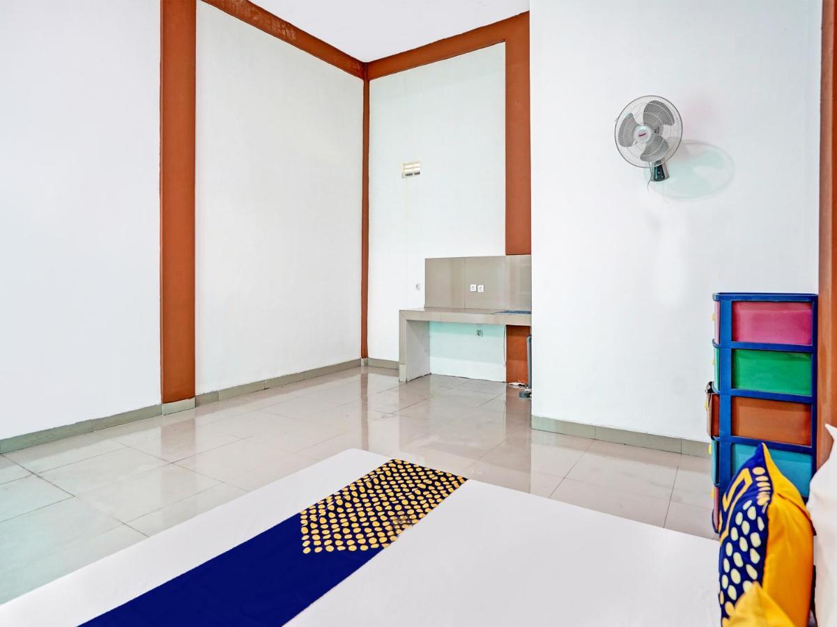 Oyo 92006 Kost Sejahtera Syariah Hotel Sidoarjo Exterior photo