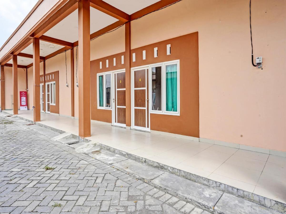 Oyo 92006 Kost Sejahtera Syariah Hotel Sidoarjo Exterior photo