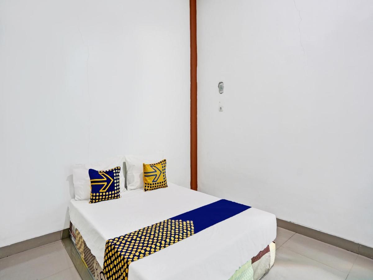 Oyo 92006 Kost Sejahtera Syariah Hotel Sidoarjo Exterior photo