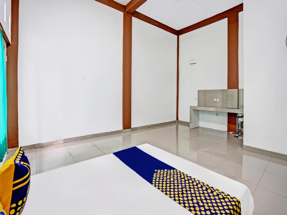 Oyo 92006 Kost Sejahtera Syariah Hotel Sidoarjo Exterior photo