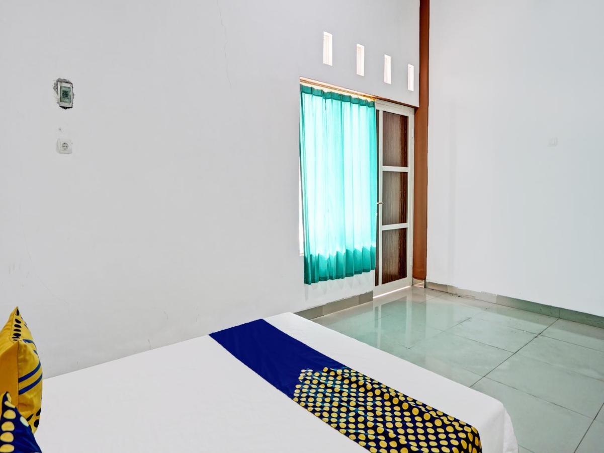 Oyo 92006 Kost Sejahtera Syariah Hotel Sidoarjo Exterior photo