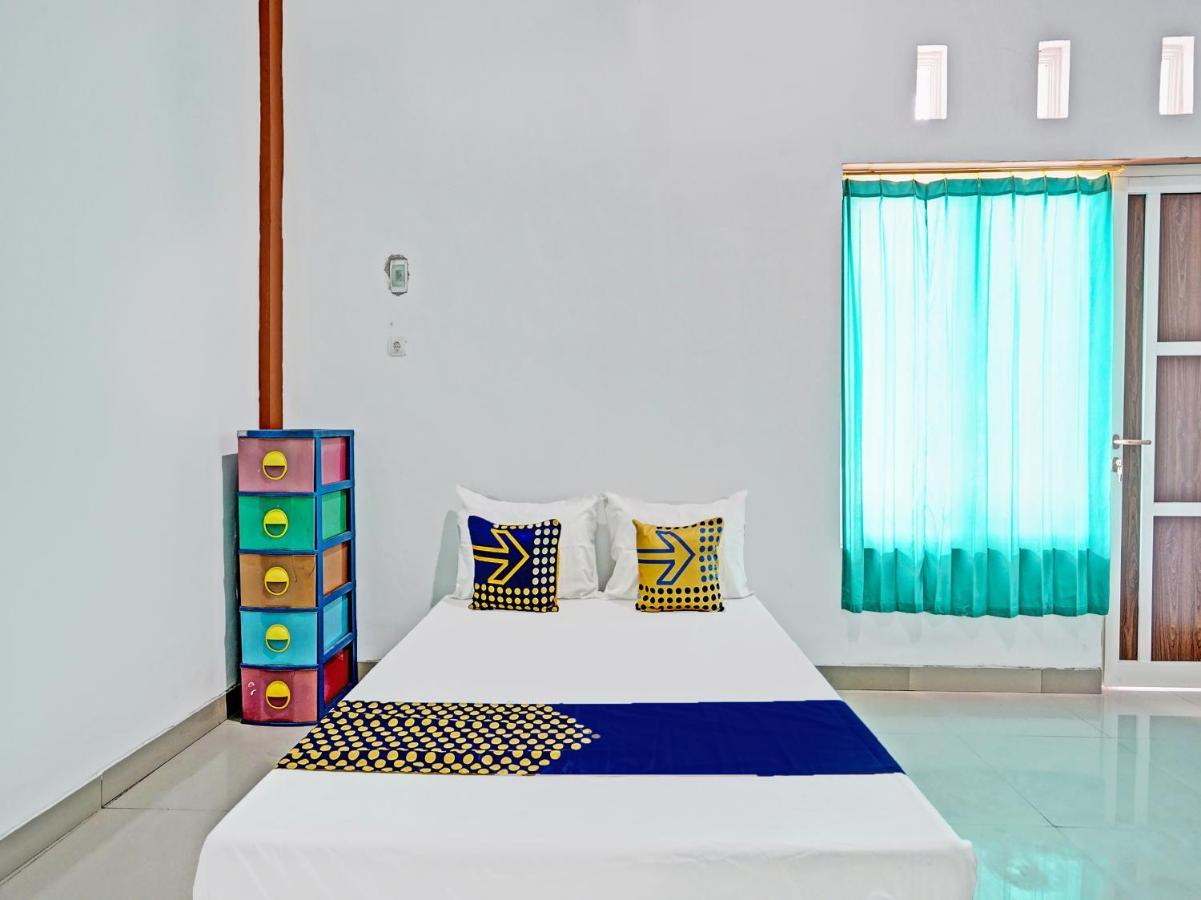 Oyo 92006 Kost Sejahtera Syariah Hotel Sidoarjo Exterior photo