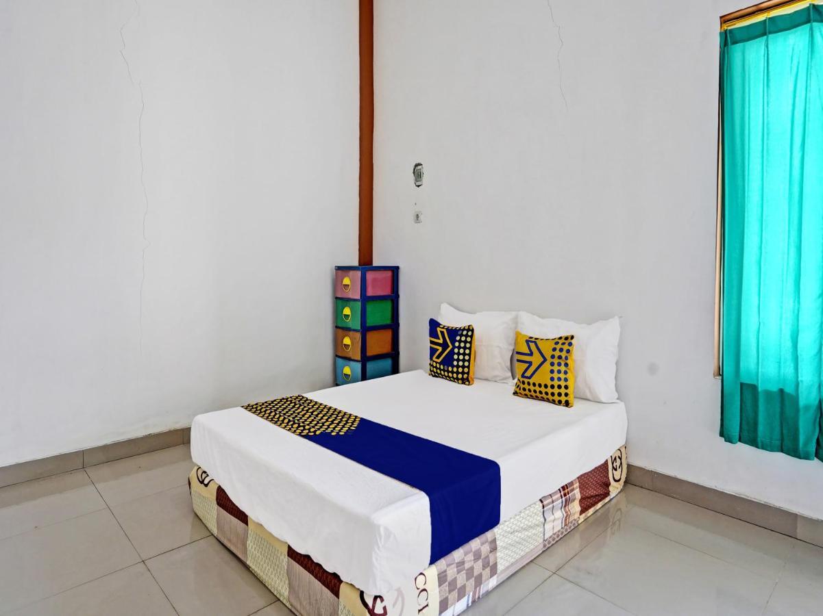 Oyo 92006 Kost Sejahtera Syariah Hotel Sidoarjo Exterior photo