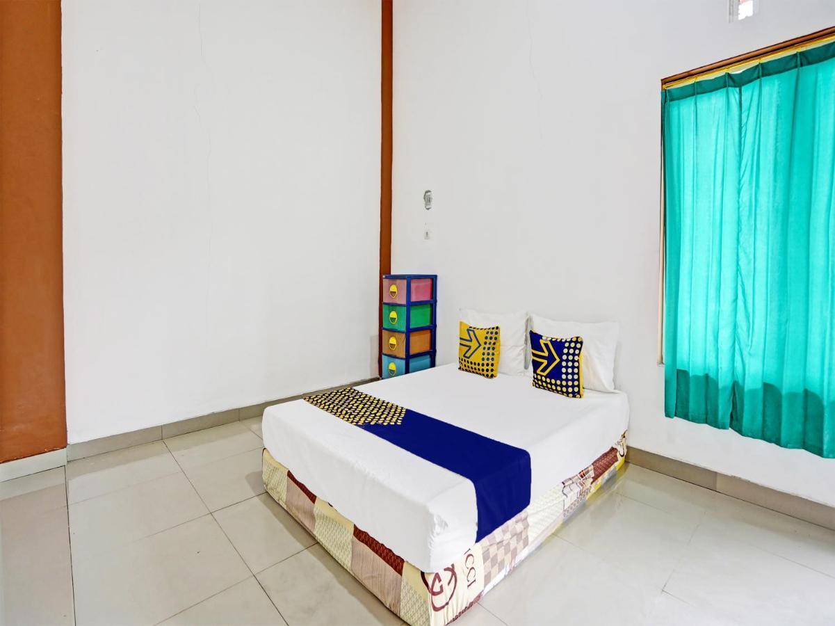 Oyo 92006 Kost Sejahtera Syariah Hotel Sidoarjo Exterior photo